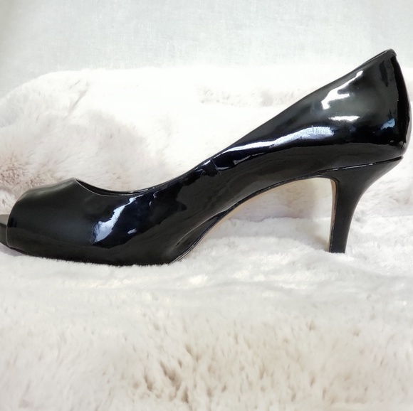 Vince Camuto black peep toe heels - Picture 4 of 8